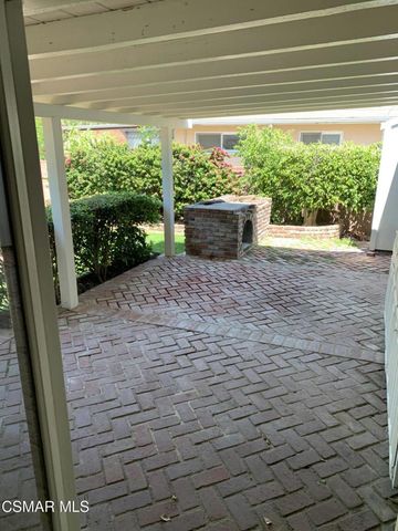 7431 Cozycroft Avenue, Winnetka, CA 91306