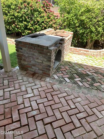 7431 Cozycroft Avenue, Winnetka, CA 91306