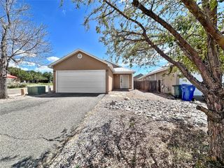 1176 Harrison Road, Santa Fe, NM 87507