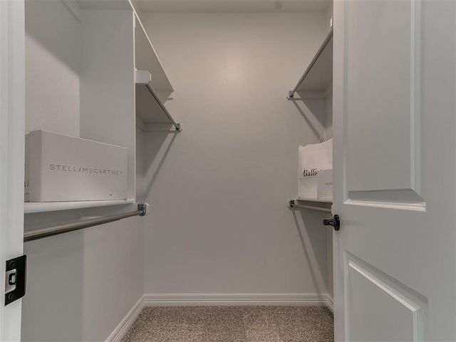 7717 Woods Edge Way, Yukon, OK 73099