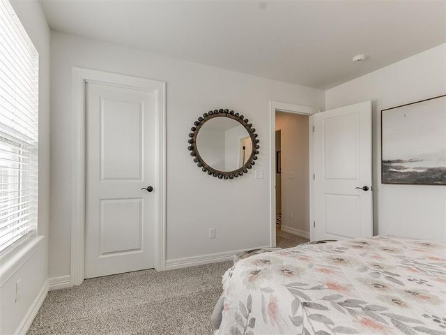 7717 Woods Edge Way, Yukon, OK 73099