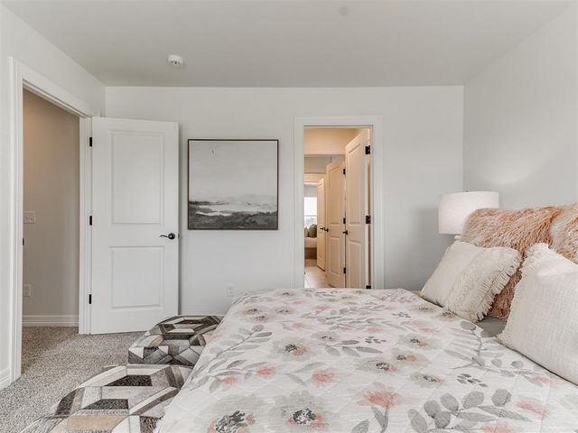 7717 Woods Edge Way, Yukon, OK 73099