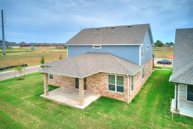 7717 Woods Edge Way, Yukon, OK 73099