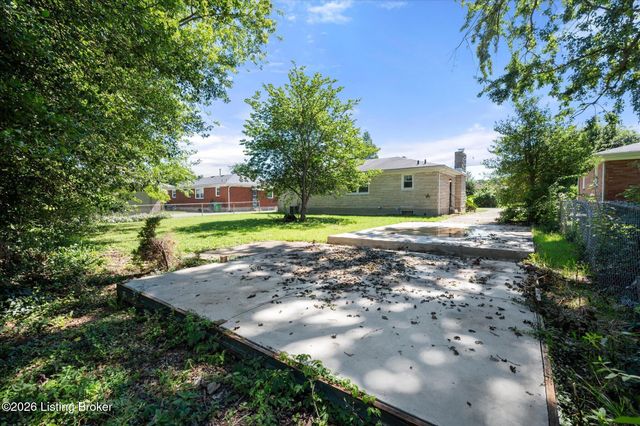 6610 Eclipse Dr, Louisville, KY 40258