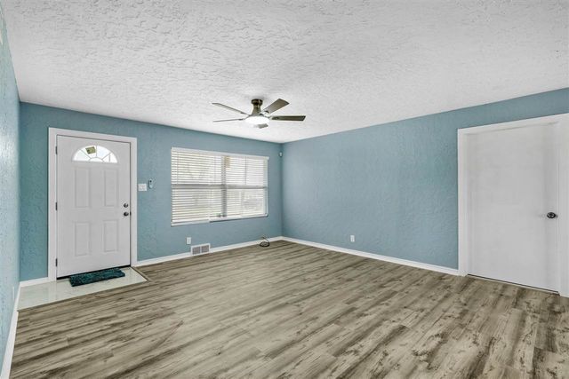 3803 NW Lake Ave, Lawton, OK 73505