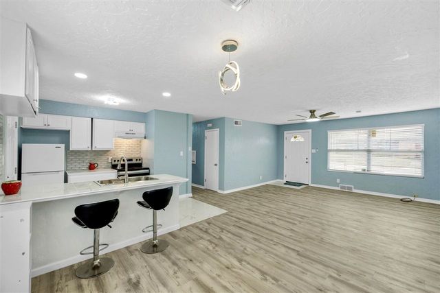 3803 NW Lake Ave, Lawton, OK 73505