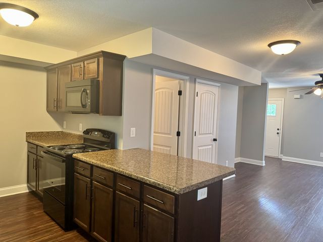 1763 Spring Water Dr, Clarksville, TN 37040
