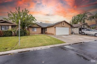 5905 Stone Bridge Lane, Bakersfield, CA 93313