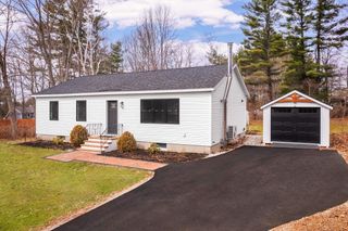 11 Ayers Lane, Dover, NH 03820