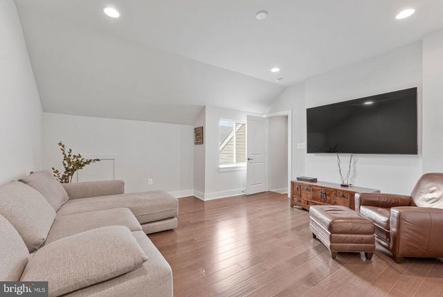 14803 RETREAT BLVD, Chantilly, VA 20151