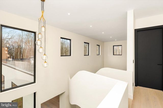 114 LAMBERT DR, Princeton, NJ 08540