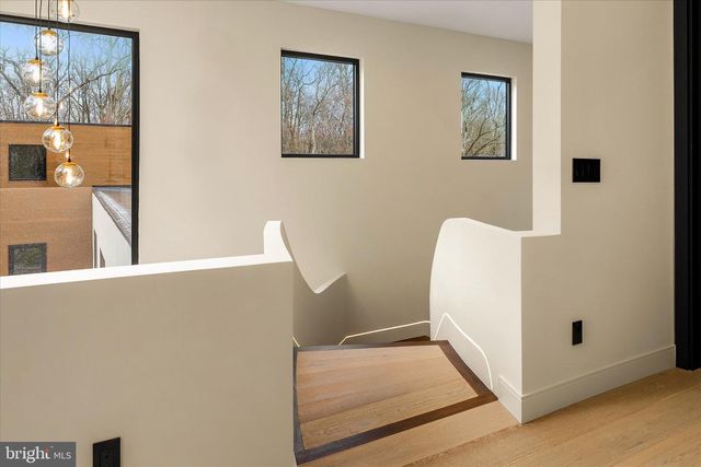 114 LAMBERT DR, Princeton, NJ 08540