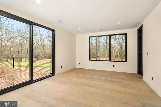 114 LAMBERT DR, Princeton, NJ 08540