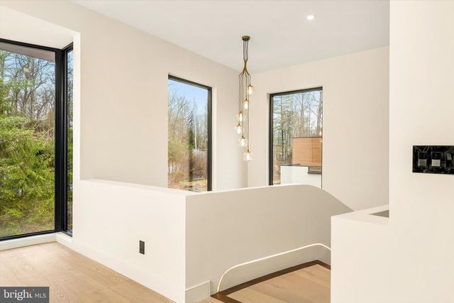 114 LAMBERT DR, Princeton, NJ 08540