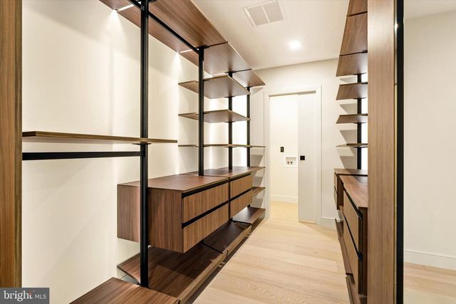 114 LAMBERT DR, Princeton, NJ 08540