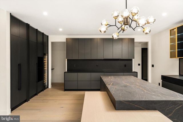 114 LAMBERT DR, Princeton, NJ 08540