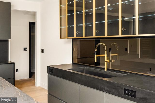 114 LAMBERT DR, Princeton, NJ 08540