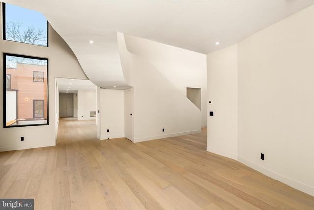 114 LAMBERT DR, Princeton, NJ 08540