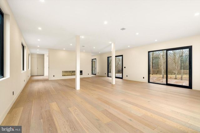 114 LAMBERT DR, Princeton, NJ 08540