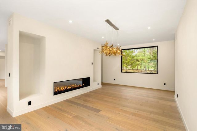 114 LAMBERT DR, Princeton, NJ 08540