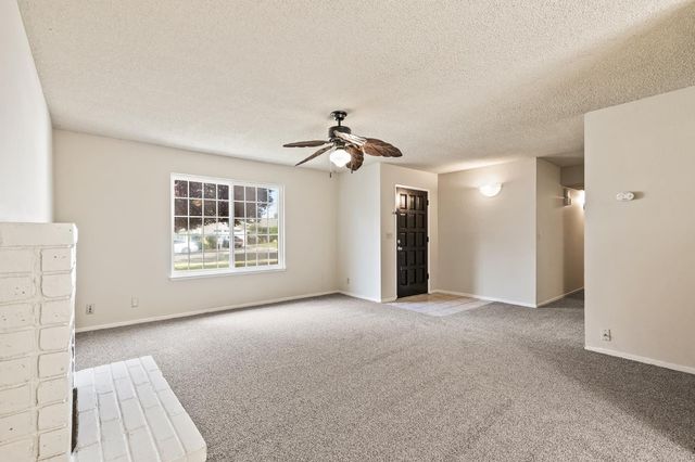 3443 W Oswego Avenue, Fresno, CA 93711