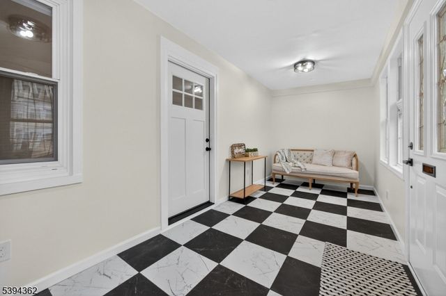 65 Leslie St, East Orange City, NJ 07017