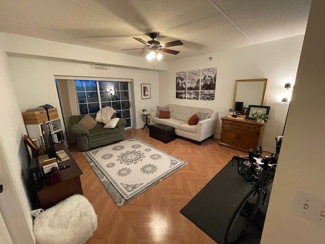 410 W Mahogany Court 304, Palatine, IL 60067