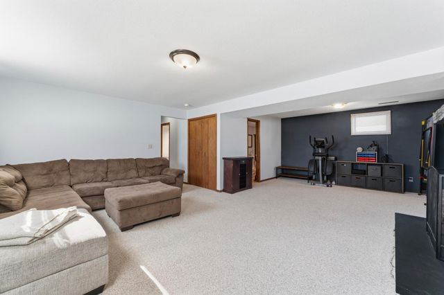 1663 9th Avenue SE, Rochester, MN 55904