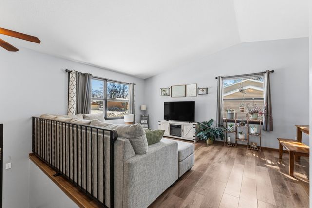 1663 9th Avenue SE, Rochester, MN 55904