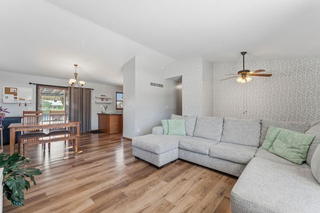 1663 9th Avenue SE, Rochester, MN 55904