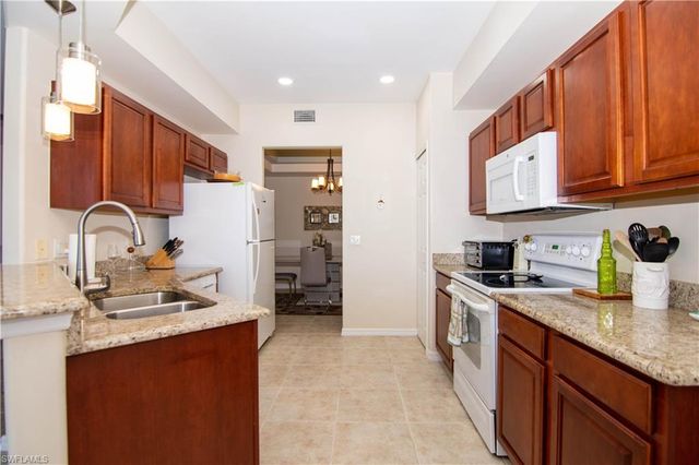 10010 Sky View WAY 403, Fort Myers, FL 33913