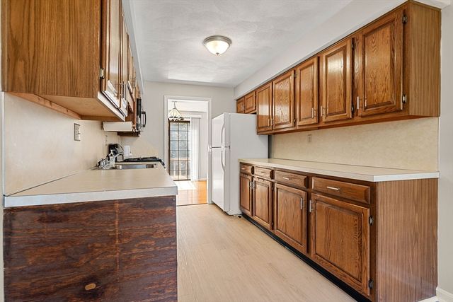 290 Apache Way 290, Tewksbury, MA 01876