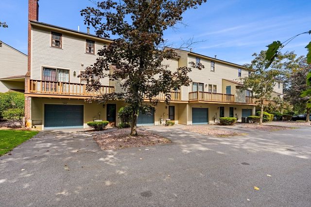 290 Apache Way 290, Tewksbury, MA 01876