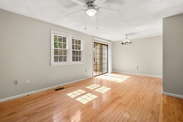 290 Apache Way 290, Tewksbury, MA 01876