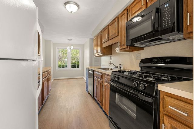 290 Apache Way 290, Tewksbury, MA 01876