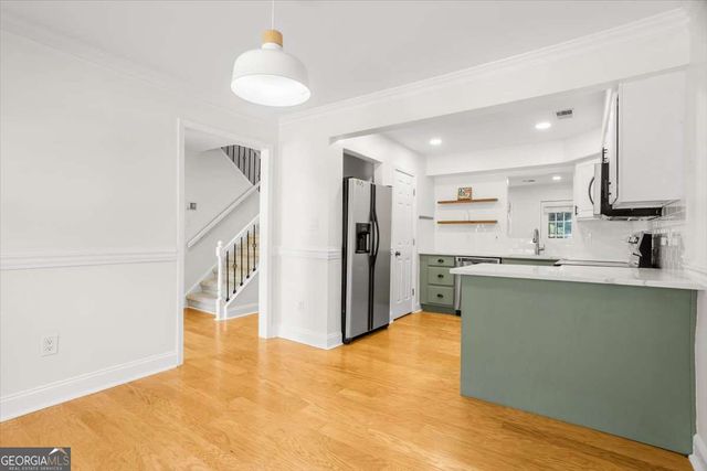 232 Peachtree Hollow Court, Sandy Springs, GA 30328