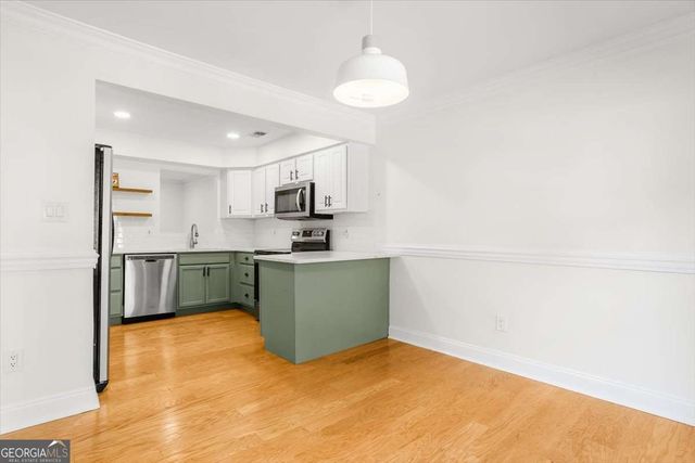 232 Peachtree Hollow Court, Sandy Springs, GA 30328