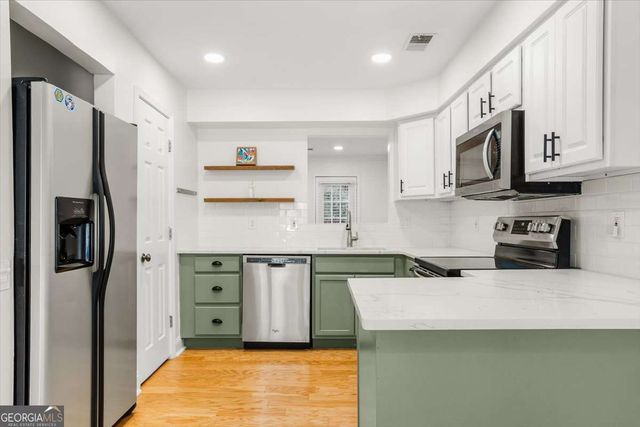 232 Peachtree Hollow Court, Sandy Springs, GA 30328