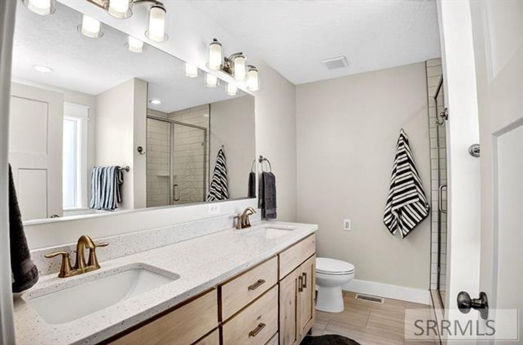 Image 17 of property listing at 1205 Angela St, Chubbuck, ID 83202