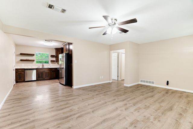 2235 Pine Bluff Street, Paris, TX 75460