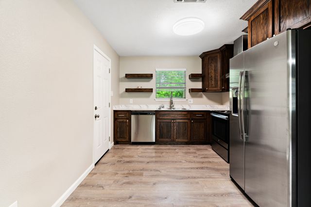2235 Pine Bluff Street, Paris, TX 75460