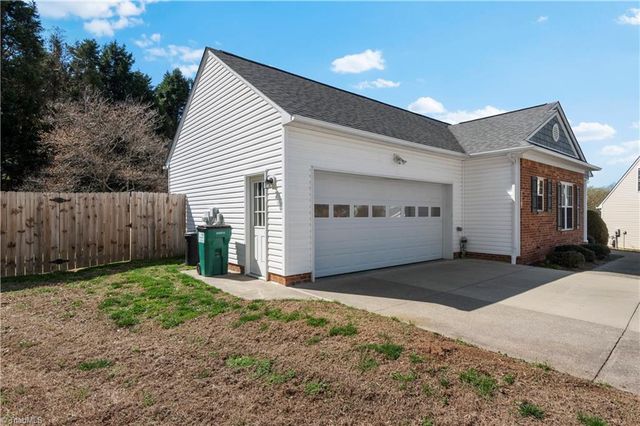 460 Overbrook Meadow Court, Kernersville, NC 27284