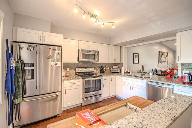 11221 Aspen Glen Drive 205, Boynton Beach, FL 33437