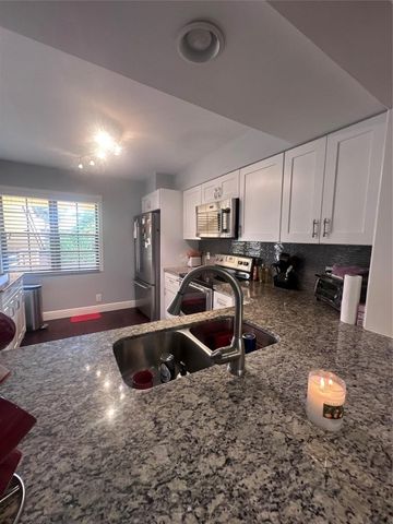 11221 Aspen Glen Drive 205, Boynton Beach, FL 33437