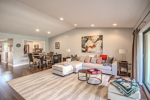 11221 Aspen Glen Drive 205, Boynton Beach, FL 33437