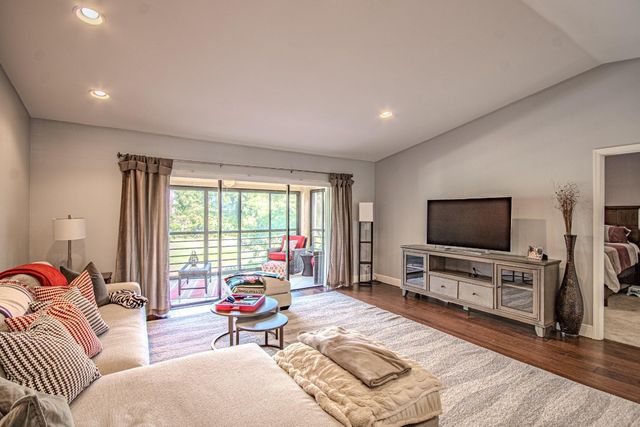 11221 Aspen Glen Drive 205, Boynton Beach, FL 33437