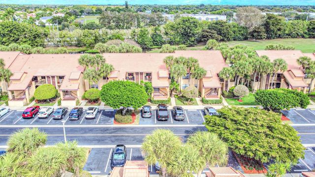 11221 Aspen Glen Drive 205, Boynton Beach, FL 33437