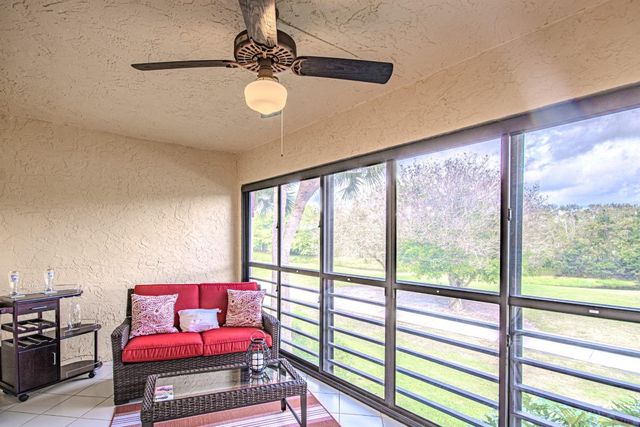 11221 Aspen Glen Drive 205, Boynton Beach, FL 33437