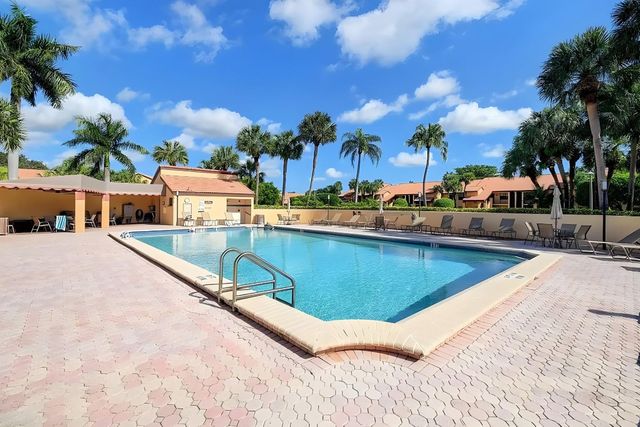 11221 Aspen Glen Drive 205, Boynton Beach, FL 33437