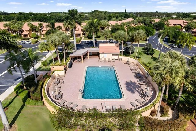 11221 Aspen Glen Drive 205, Boynton Beach, FL 33437